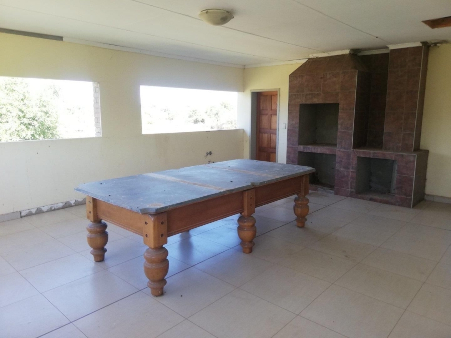 10 Bedroom Property for Sale in Orkney North West